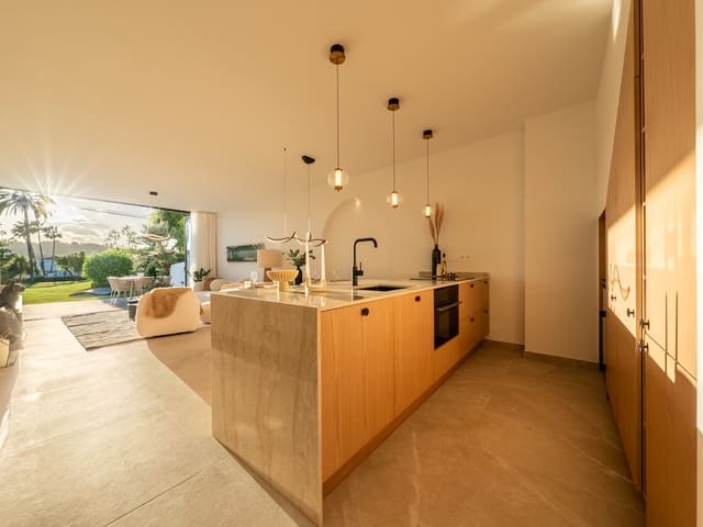 Image No.11-4 Bed Townhouse for sale