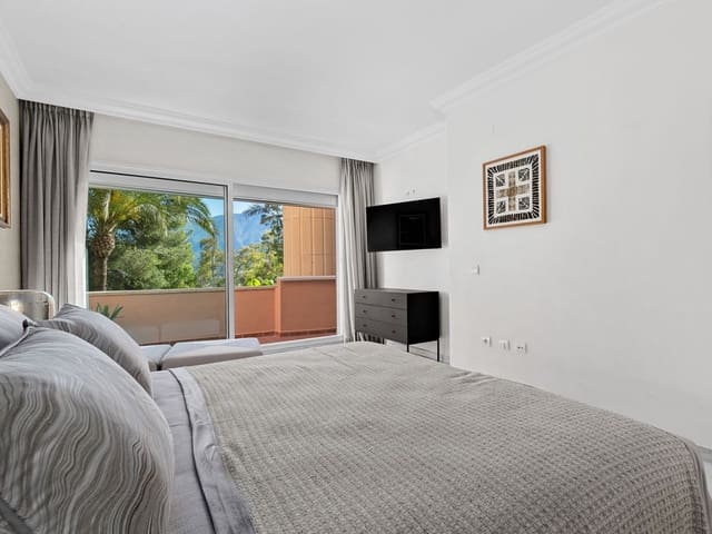Image No.18-3 Bed Apartment for sale