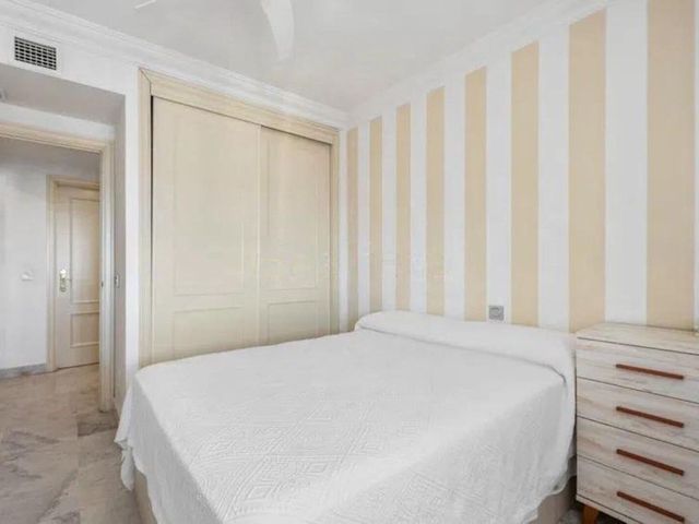 Image No.11-Appartement de 2 chambres à vendre