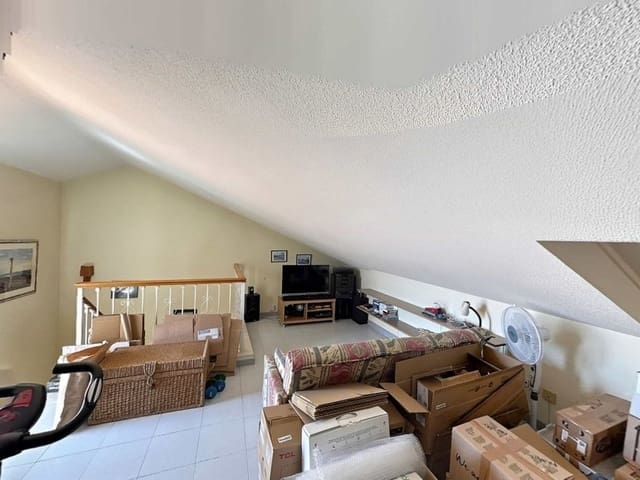 Image No.8-5 Bed Townhouse for sale