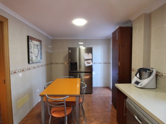 Image No.8-4 Bed Townhouse for sale