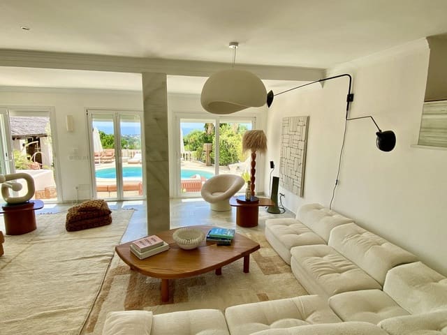 Image No.10-4 Bed Villa for sale
