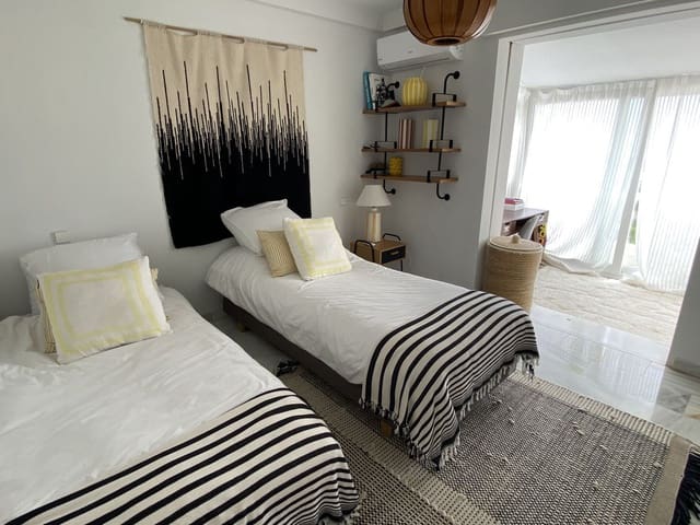 Image No.18-4 Bed Villa for sale
