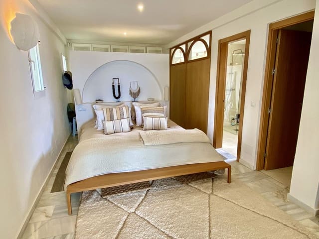 Image No.19-4 Bed Villa for sale