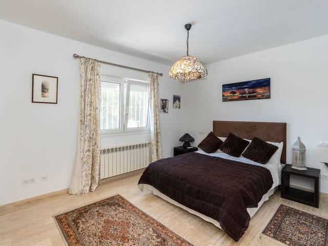 Image No.19-3 Bed Villa for sale