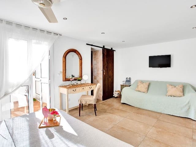 Image No.6-6 Bed Villa for sale