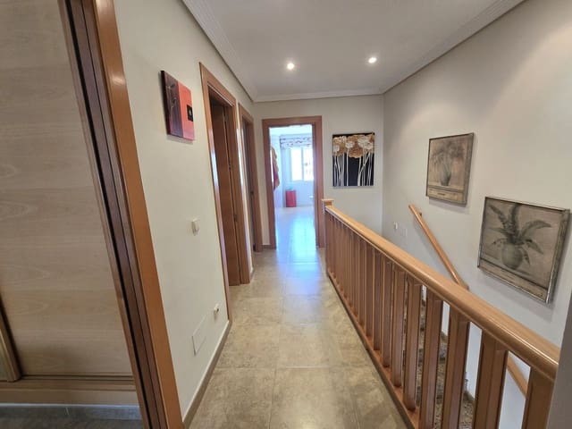 Image No.7-3 Bed Townhouse for sale