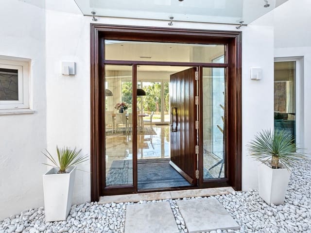 Image No.9-4 Bed Villa for sale