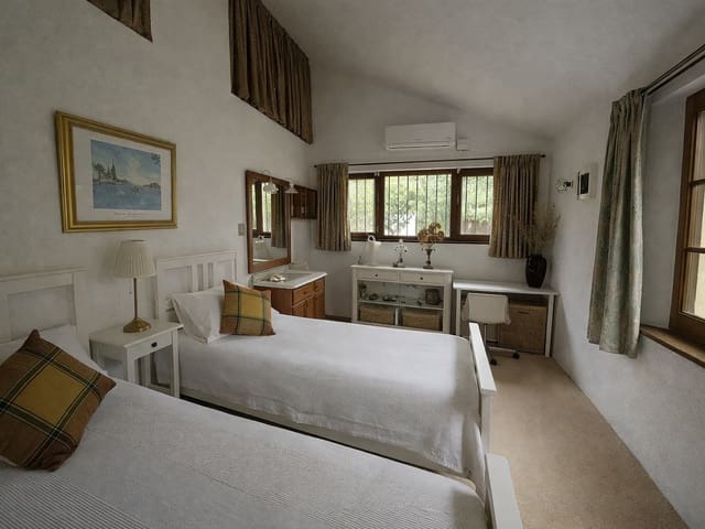 Image No.8-5 Bed Villa for sale