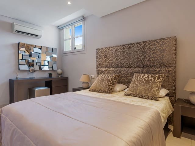 Image No.22-5 Bed Townhouse for sale