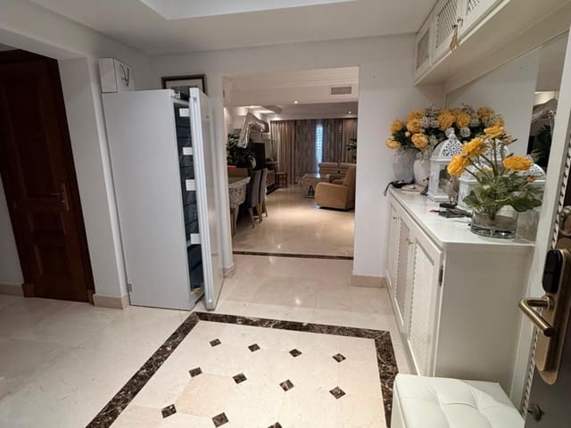 Image No.9-3 Bed Apartment for sale