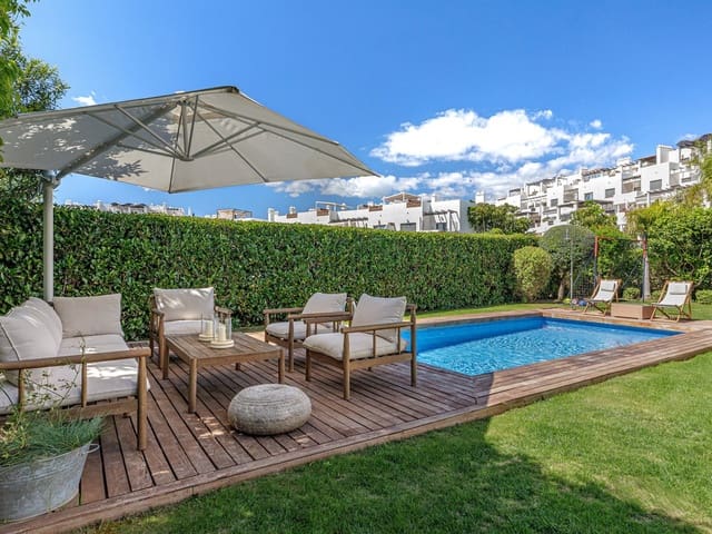 Image No.2-Villa de 4 chambres à vendre à Estepona