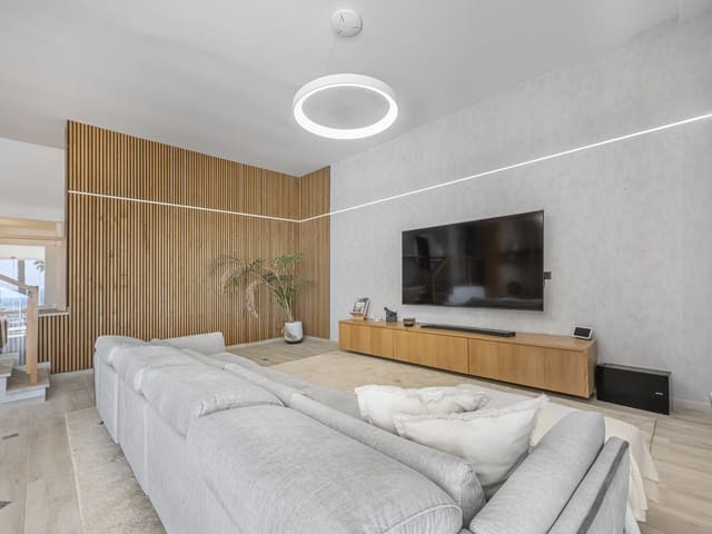 Image No.10-6 Bed Villa for sale