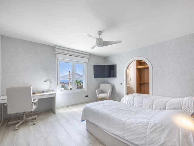 Image No.13-6 Bed Villa for sale