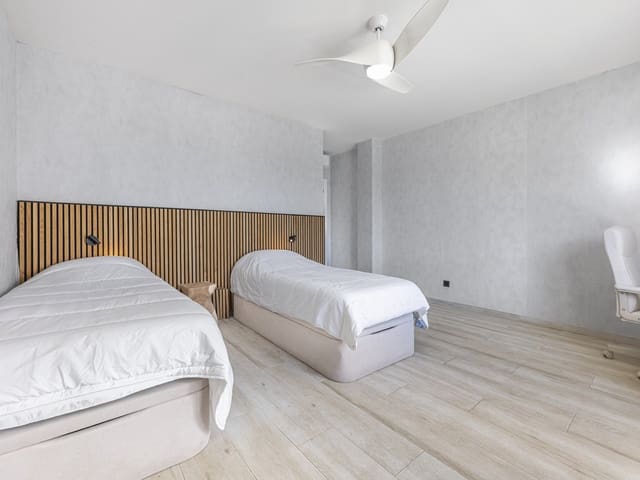 Image No.18-6 Bed Villa for sale