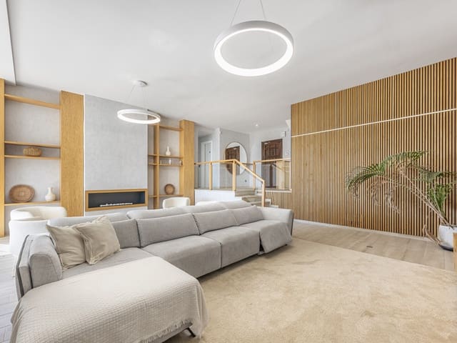 Image No.8-6 Bed Villa for sale