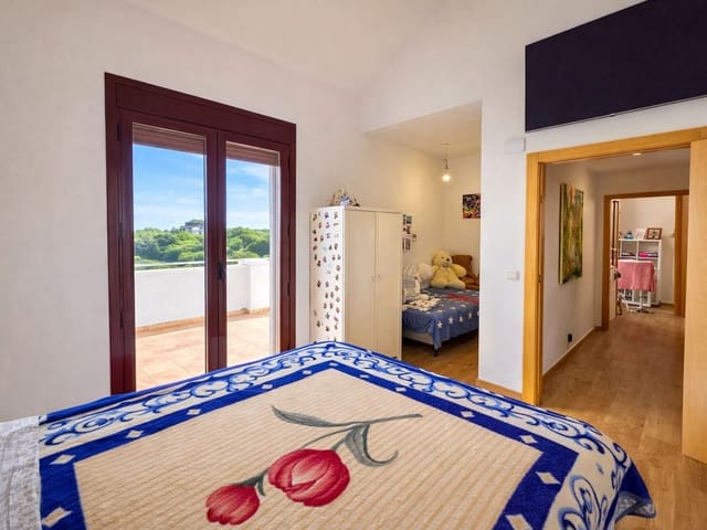 Image No.10-2 Bed Townhouse for sale