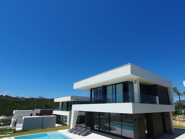 Image No.2-Villa de 4 chambres à vendre à Malaga