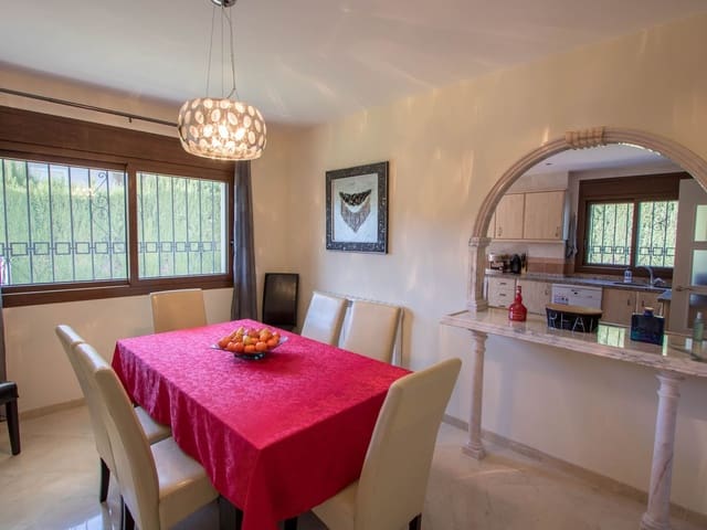 Image No.10-5 Bed Villa for sale