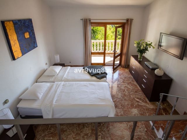Image No.25-7 Bed Villa for sale