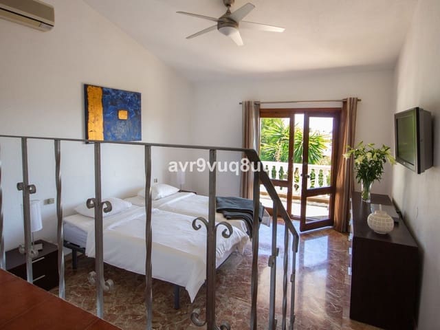 Image No.28-7 Bed Villa for sale