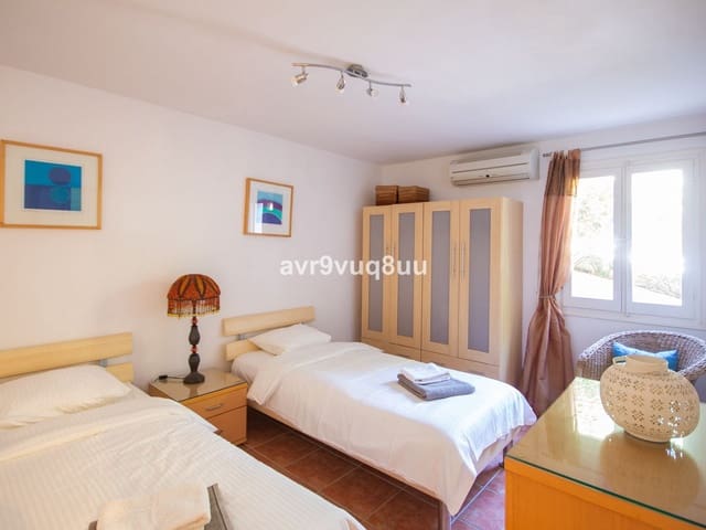 Image No.32-7 Bed Villa for sale