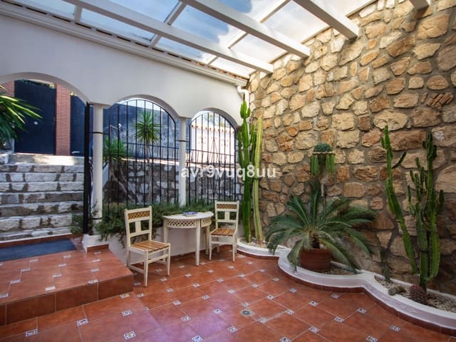 Image No.4-7 Bed Villa for sale