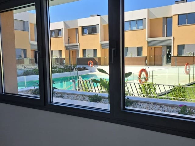 Image No.15-3 Bed Townhouse for sale