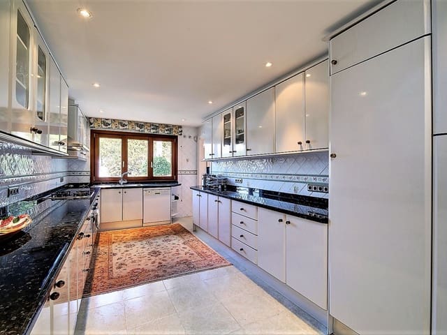 Image No.18-5 Bed Villa for sale