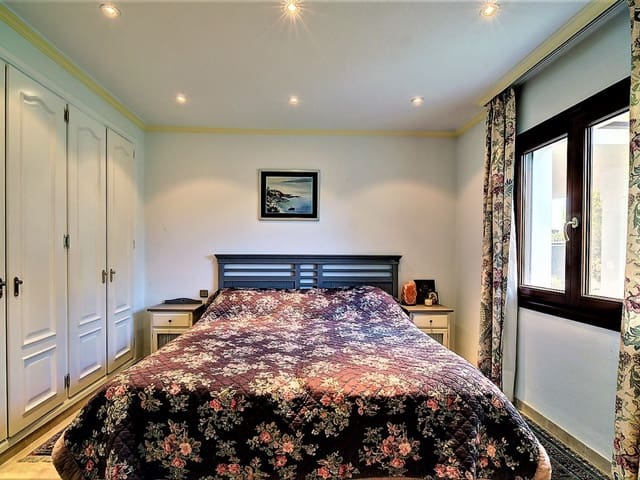 Image No.22-5 Bed Villa for sale