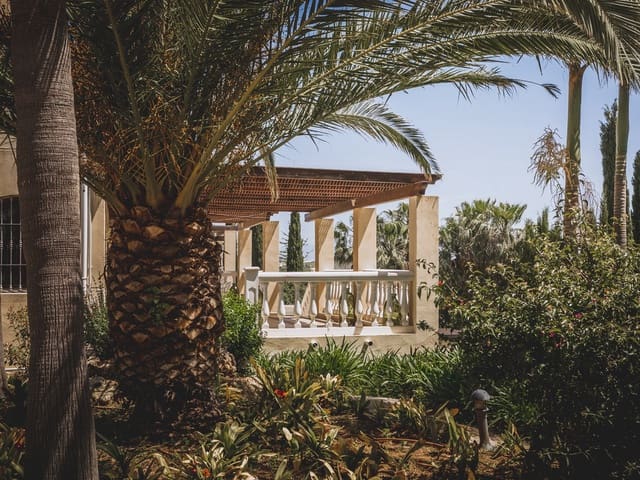 Image No.15-7 Bed Villa for sale