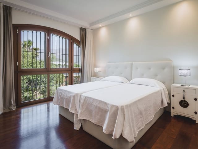 Image No.45-7 Bed Villa for sale