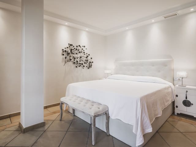 Image No.47-7 Bed Villa for sale