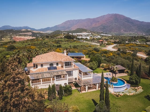Image No.7-7 Bed Villa for sale