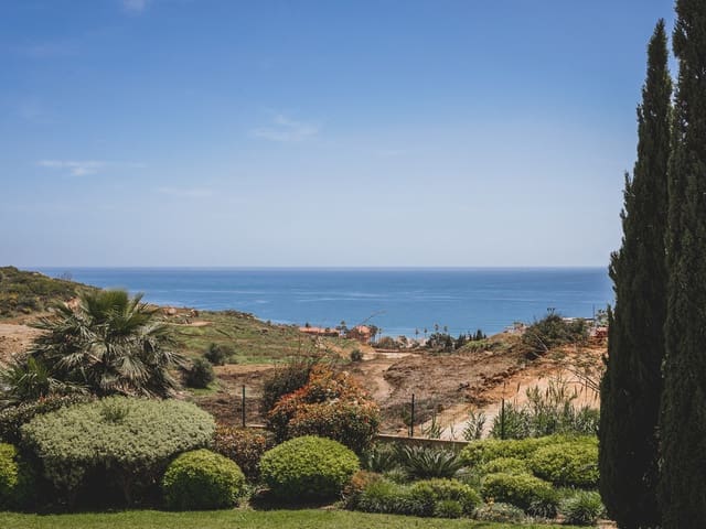 Image No.8-7 Bed Villa for sale
