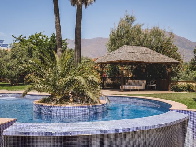Image No.9-7 Bed Villa for sale