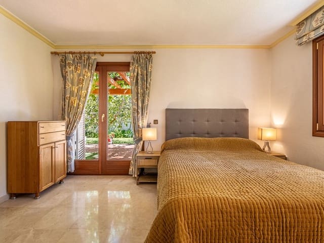 Image No.16-5 Bed Villa for sale