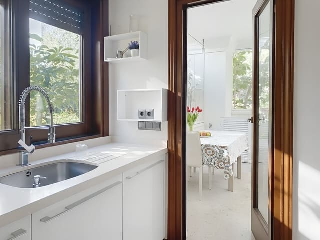 Image No.10-2 Bed Apartment for sale