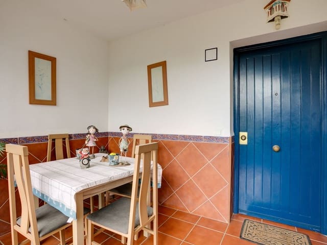 Image No.10-3 Bed Townhouse for sale