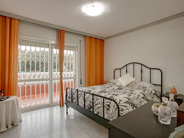 Image No.11-3 Bed Townhouse for sale