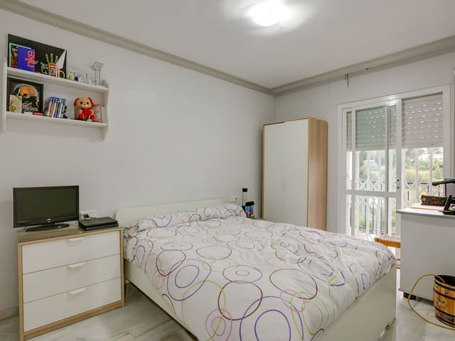 Image No.12-3 Bed Townhouse for sale