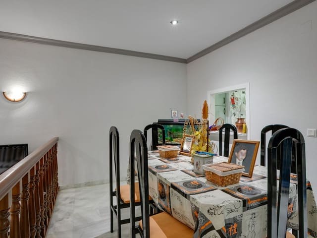 Image No.8-3 Bed Townhouse for sale