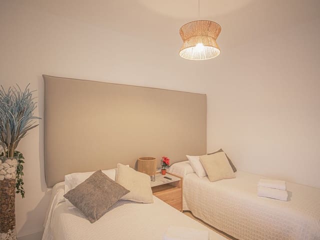 Image No.20-3 Bed Apartment for sale