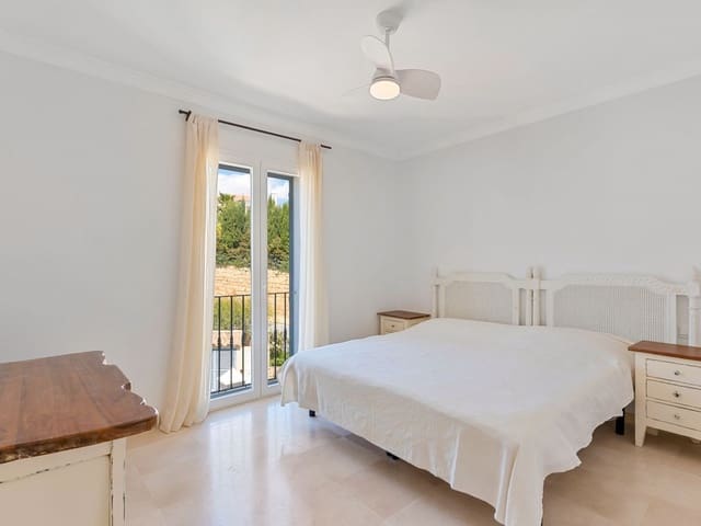 Image No.13-3 Bed Townhouse for sale