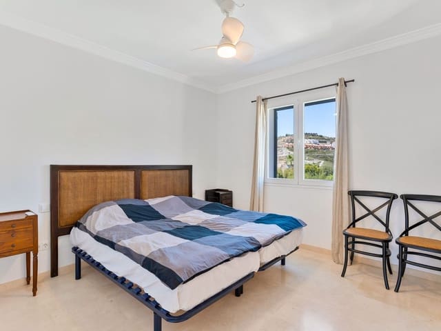 Image No.14-3 Bed Townhouse for sale