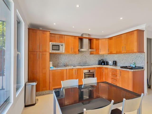 Image No.8-3 Bed Townhouse for sale