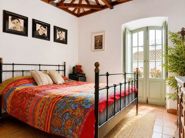 Image No.15-4 Bed Townhouse for sale