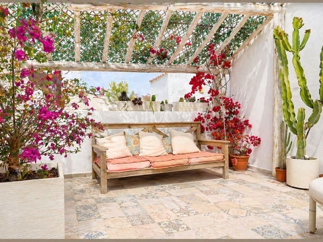 Image No.4-4 Bed Townhouse for sale