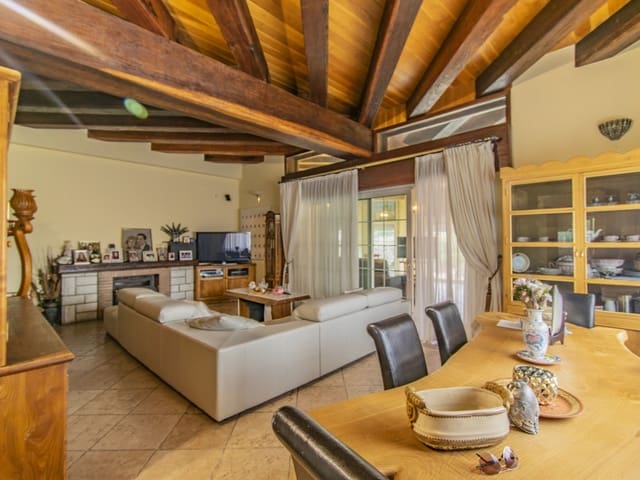 Image No.11-4 Bed Villa for sale