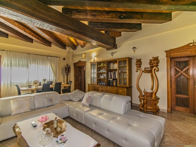 Image No.12-4 Bed Villa for sale